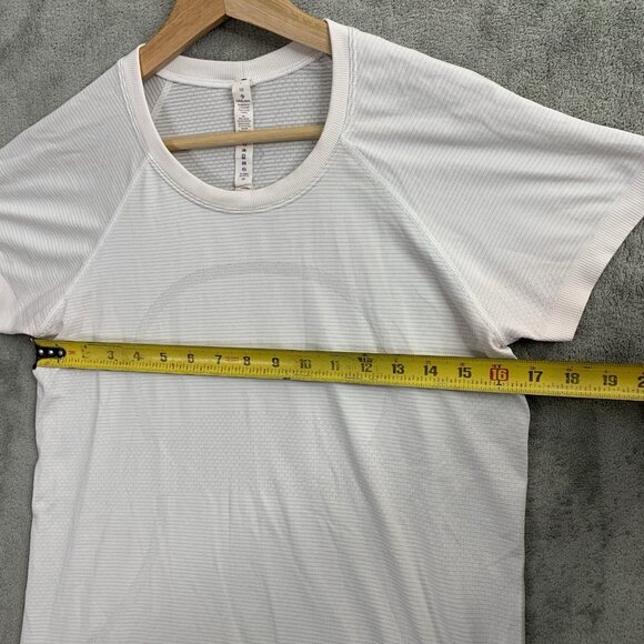 Lululemon Swiftly Tech Shirt Womens 10 White Short Sleeve Performance Athleisure - Picture 3 of 8